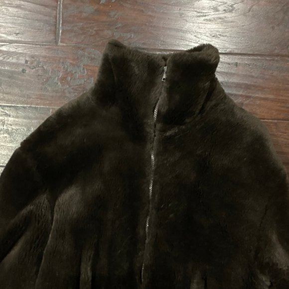 Chocolate Brown Faux Fur Crop Jacket Size M – Soft Fuzzy Zip Up Cozy Outerwear - Picture 7 of 16